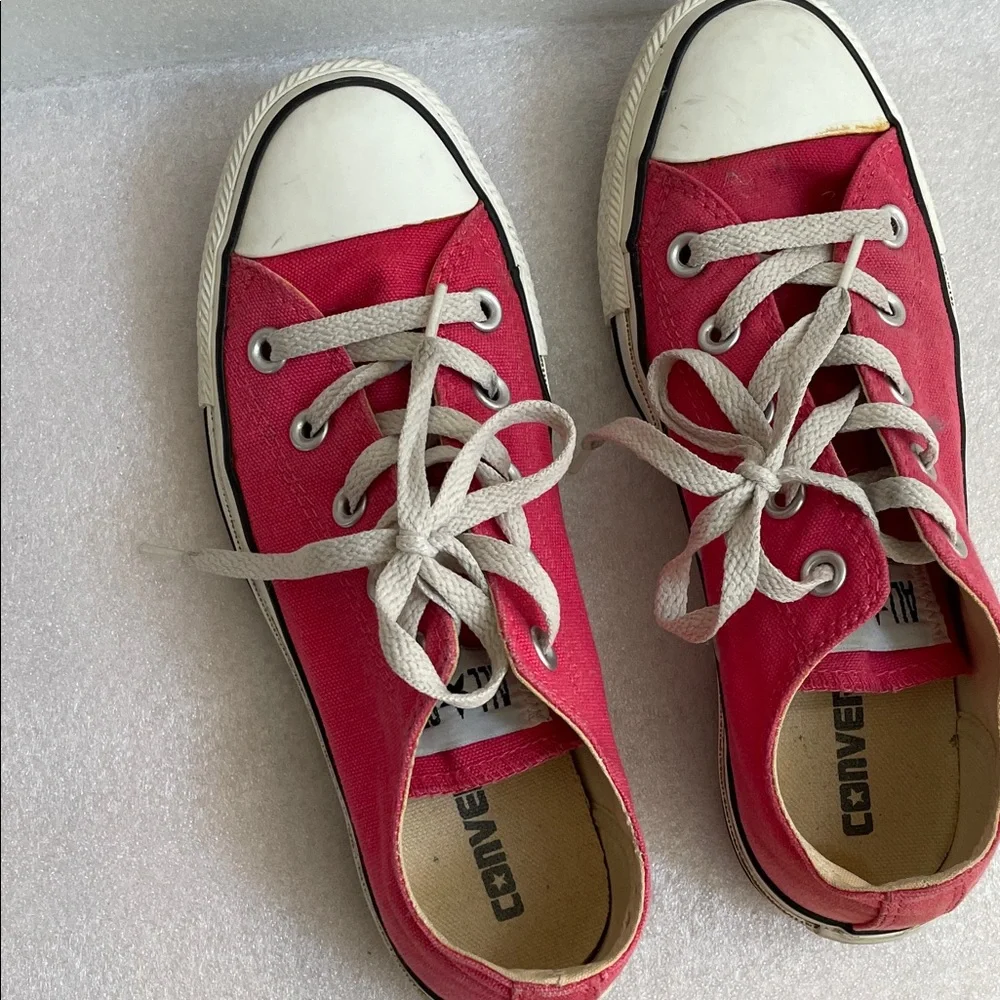 Converse hot pink Canvas Sneakers size 6 women’s